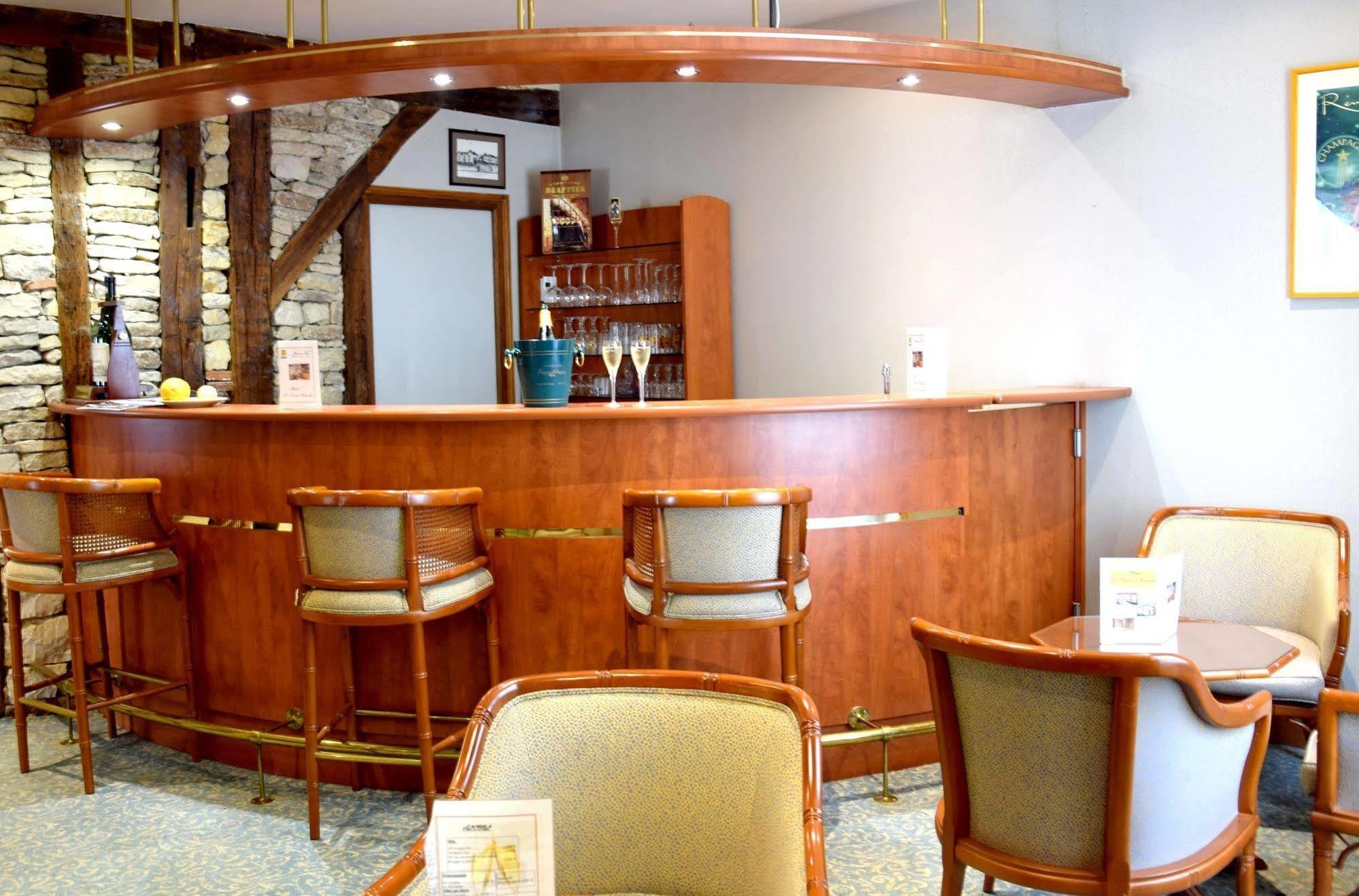 Logis Le Saint Nicolas Bar-sur-Aube Exterior photo